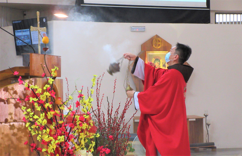 (St Ann) Churchgoers join Chinese brethren for CNY mass